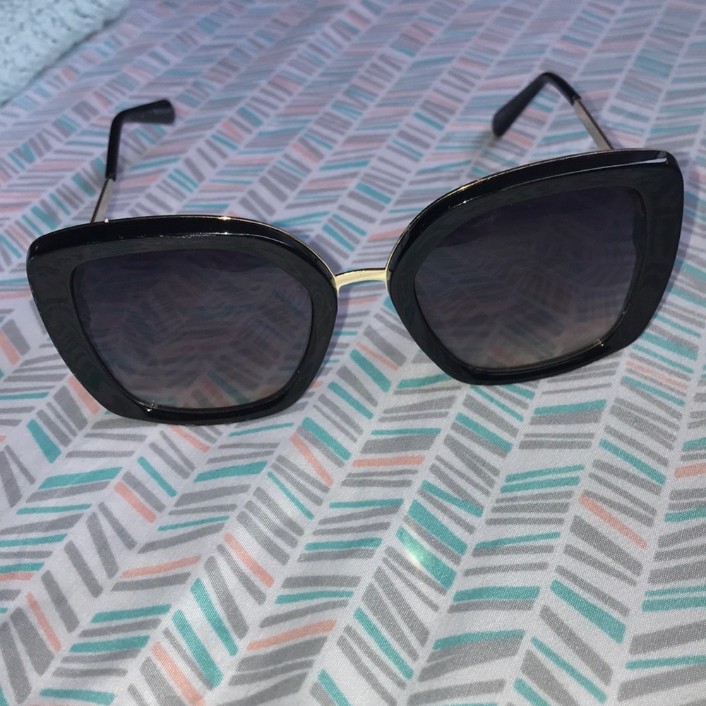 Woman’s sunglasses